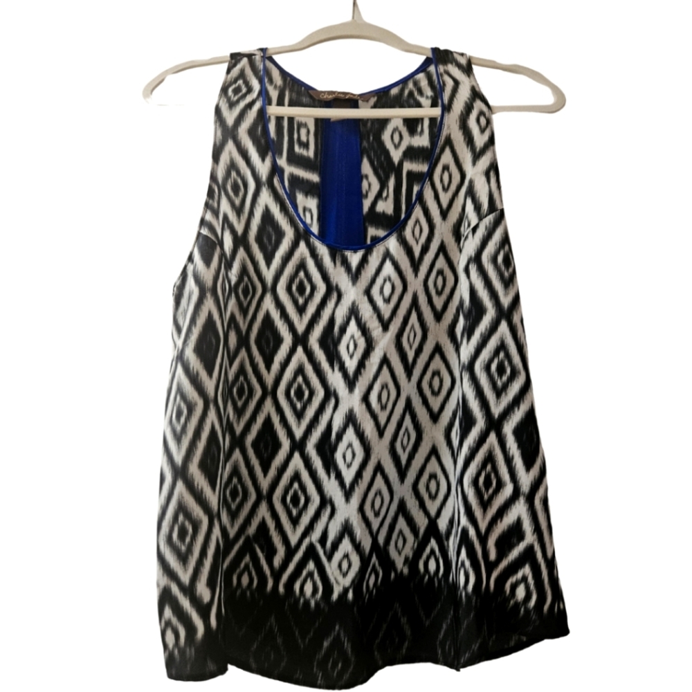 Geometric Patterned Top